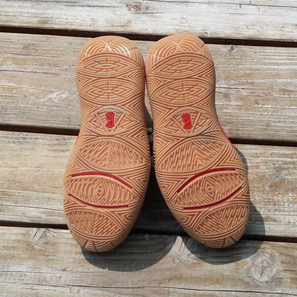 Women Size 7 Nike Kyrie 5 Bandulu Basketball Shoes - Picture 8 of 8
